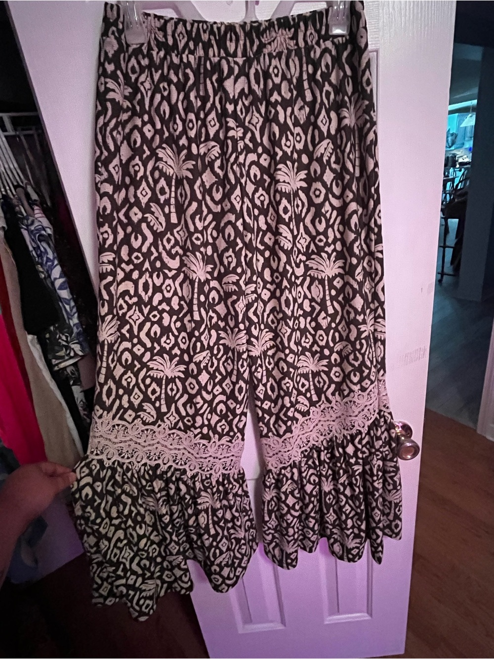 Women’s Black & Cream Printed Ruffle Hem Pants